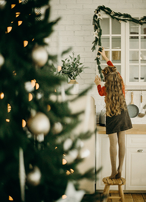 Hanging Garland - 2_Gorgeous_Garlands_1.jpg 