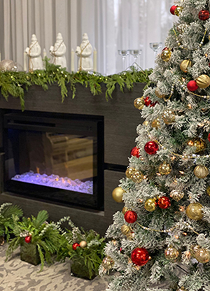 Fireplace with Christmas tree - 4_Grand_Fireplace_-_Santa’s_Entrance_1.jpg 