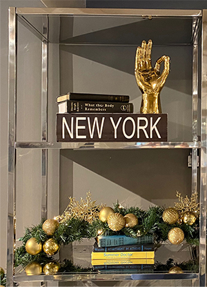 Luxe Mirrored Bookshelf - 5_Spruce_Up_Your_Workspace_2.jpg 