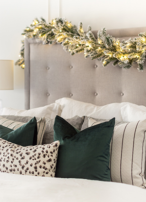 swagged garland on Fabric Headboard & Base 55 - swagged_Headboard_300x416.jpg 