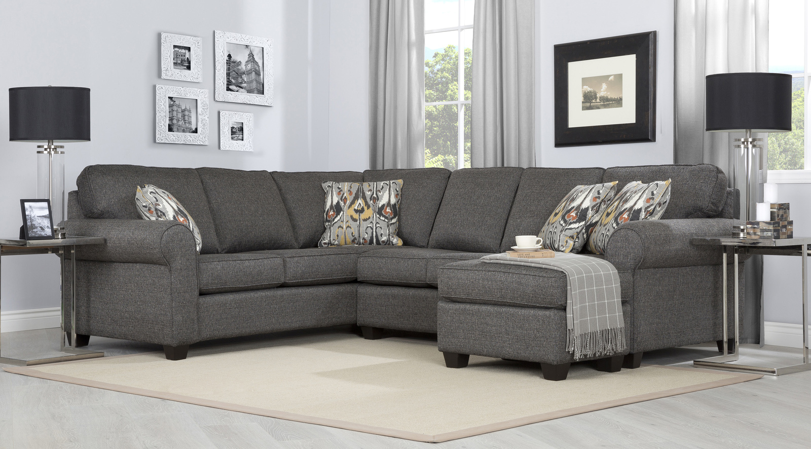 2576-2587-2582_Sectional_room.jpg