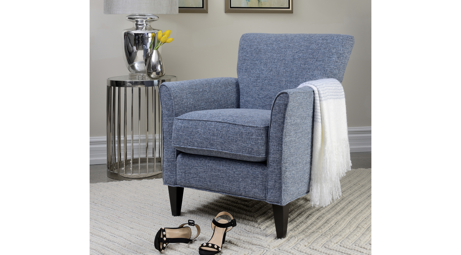 2668_Chair_room.jpg